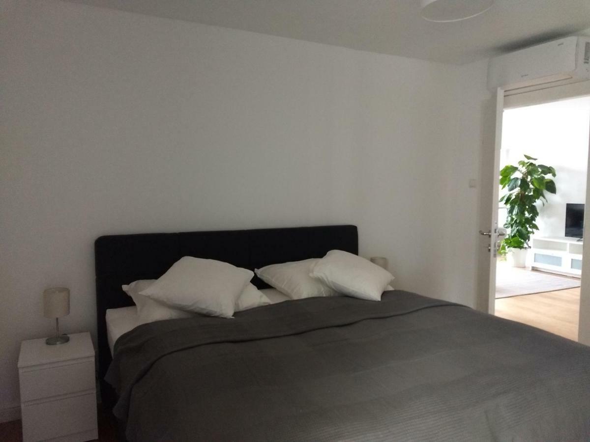 Rema Ferienwohnung Schwedenplatz Виена Екстериор снимка